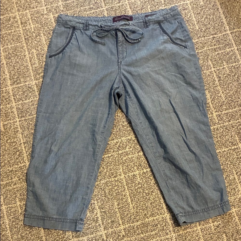 Gloria Vanderbilt Light Blue Denim Cropped